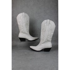 Western style boot in white