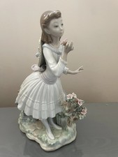 Lladro Exquisite Scent 1313