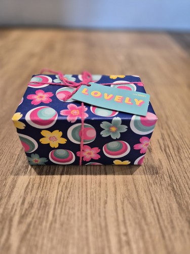 Lush sakura bath bomb 200g - sakura,