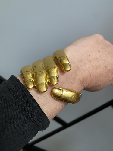 Gold gripping hand hinged - gold,