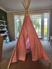 Pink and white polka-dotted children's teepee play tent / wigwam