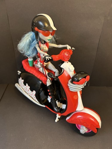 Monster high ghoulia yelps - high,