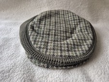 Vintage men's tweed flat cap