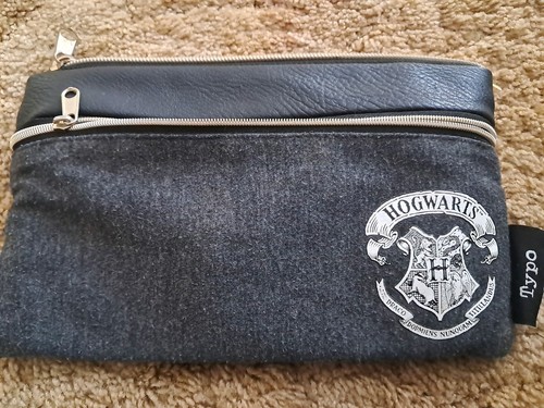 Hogwarts pencil case - hogwarts,
