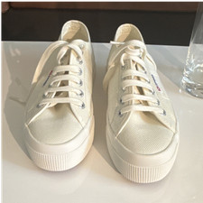 NIB  Superga Unisex  Sz 6  Low
