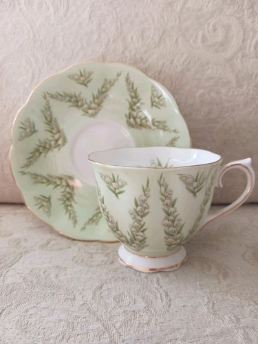 Vtg royal albert lilies - albert, of