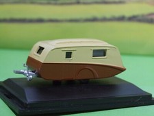 Oxford 1:76 Scale 1940's  Caravan in Cream-Brown