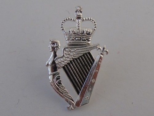 Royal irish regiment cap - cap, badge