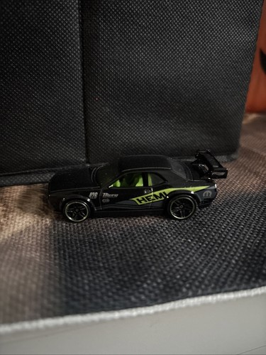 Hot wheels dodge - wheels,