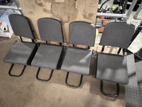 Genuine set defender rear - set,