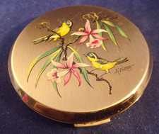  Vintage Gold Tone Metal