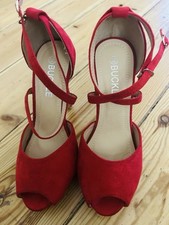 Women's Red Buckle Heels!