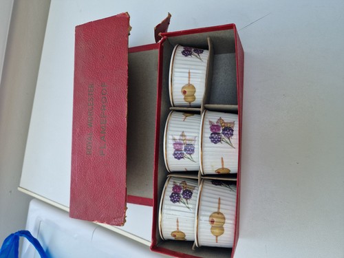 Royal worcester ramekins - worcester, 6
