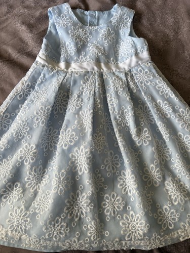 Beautiful pale blue - lace, lined