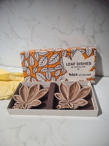 Wade vintage leaf dishes - wade,