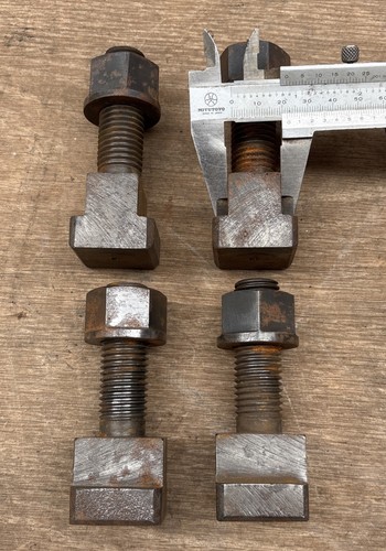 Tee bolts long x4 - tee,
