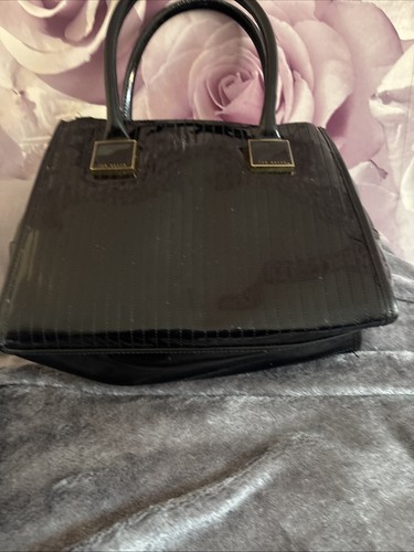 Medium genuine black patient - genuine,