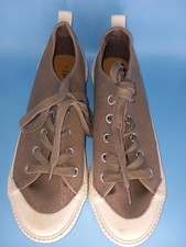 Beautiful, stylish ladies’