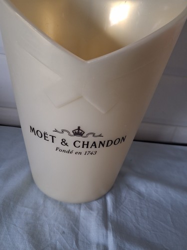 Moet chandon champagne - moet, &