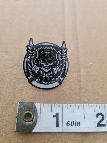 Skull metal pin - skull,