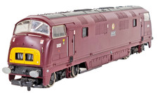 Mainline OO Gauge D823 Class 42 Warship Diesel D823 Hermes BR Maroon Livery.