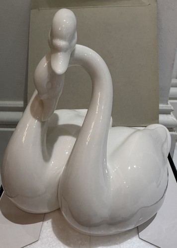 White entwined swans - white,