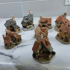Lot 8 David Winter Traditional English Cottages 1980's Ideal Christmas Village!