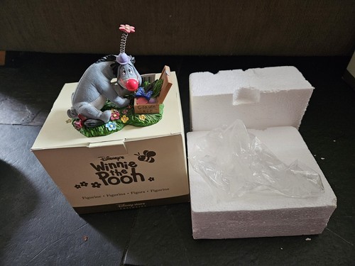Disney store simply pooh - simply,