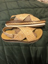 Think Sandals, Size 40, New