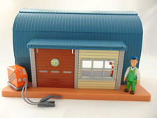 FIREMAN SAM - MIKE FLOOD FIGURE WITH MIKES WORKSHOP AND WELD-O-MATIC WELDER