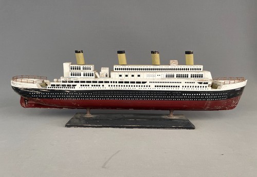 Model the titanic - the,