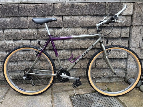 Retro 1990 carrera - 1990’s,