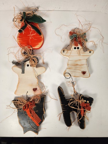 Rustic wooden halloween wall - wooden,