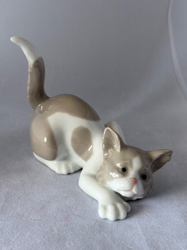 Lladro figurine brown white - figurine,