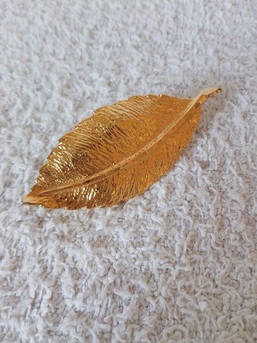 Vintage large gold tone - large, leaf