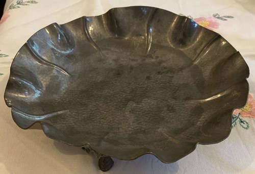 Pewter tazza friar hand - by,