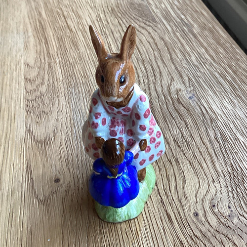 Royal doulton 1972 dollie - royal,