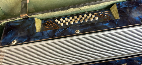 Standard small piano accordion - small,