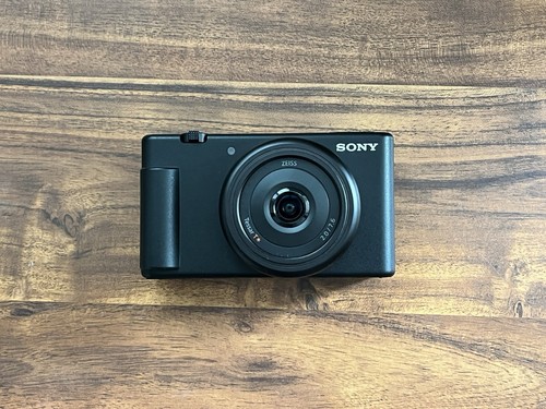 Sony 20mm 2 0 - sony, vlogging