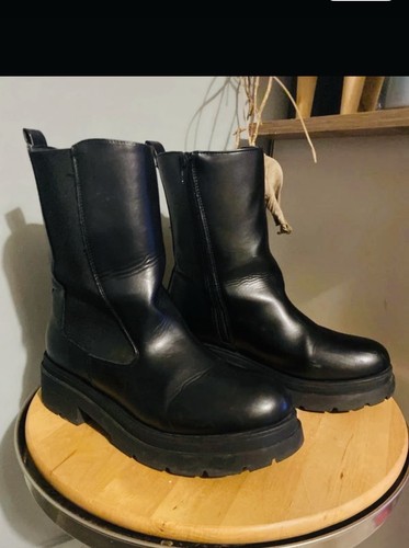 Women boots size 5 - boots,