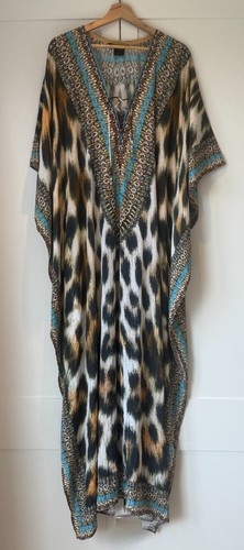 Glamorous leopard print - glamorous, resort