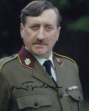 Heartbeat TV drama series 8x10 photo signed by actor Philip Jackson