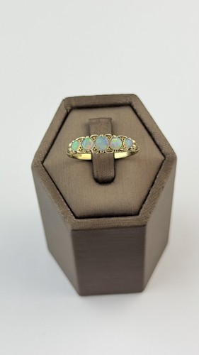 Opal 9ct gold ring - 9ct,