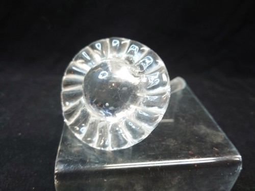 Dartington daisy paperweight - dartington,