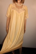 VTG PALE PEACH SILKY SOFT SHIMMERING NYLON & LACE NIGHTDRESS, SIZE L MIDI