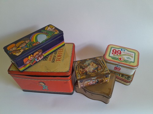 Vintage biscuit tea tin sharps - biscuit,