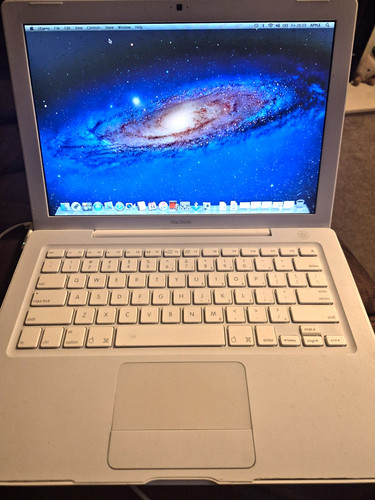 Apple macbook 13in 2007 2ghz - 2007,