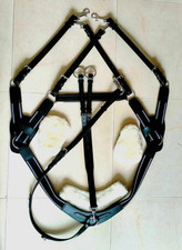 Breastplate martingale