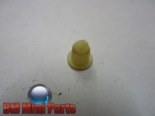 Bmw door moulding grommet 2 - door,