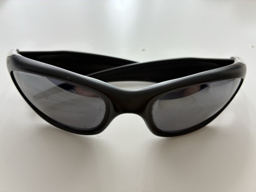 Oakley wrap glasses black and - wrap,